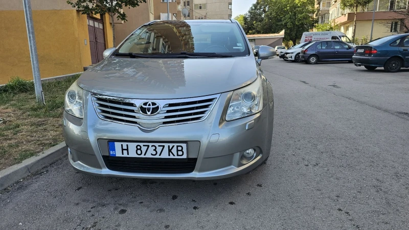 Toyota Avensis 2.0 газ, снимка 5 - Автомобили и джипове - 47106342