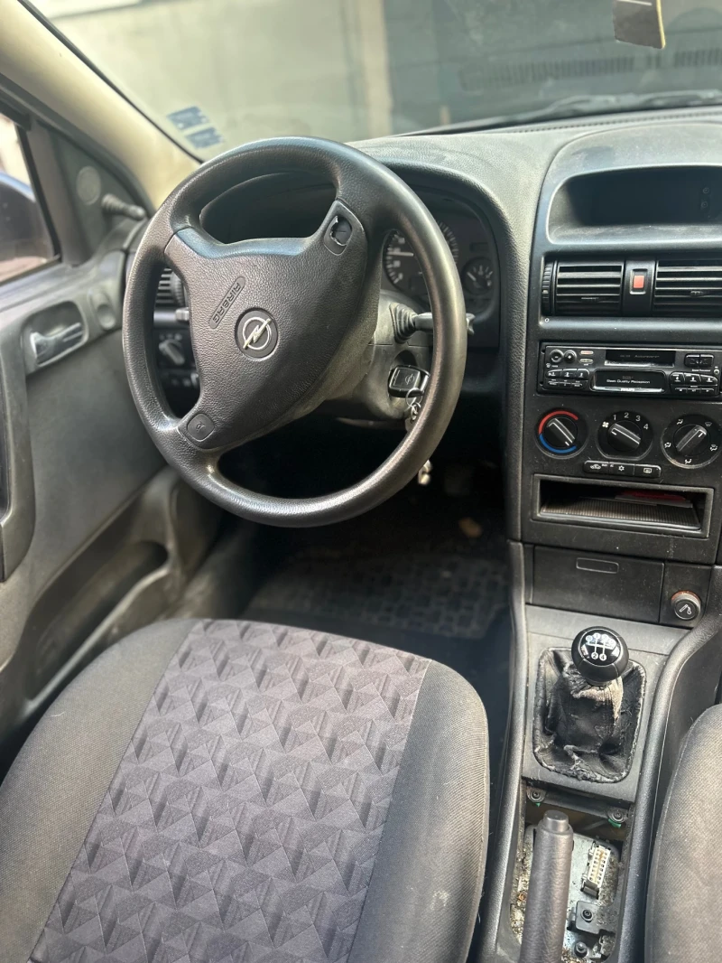 Opel Astra Комби, снимка 8 - Автомобили и джипове - 48359970