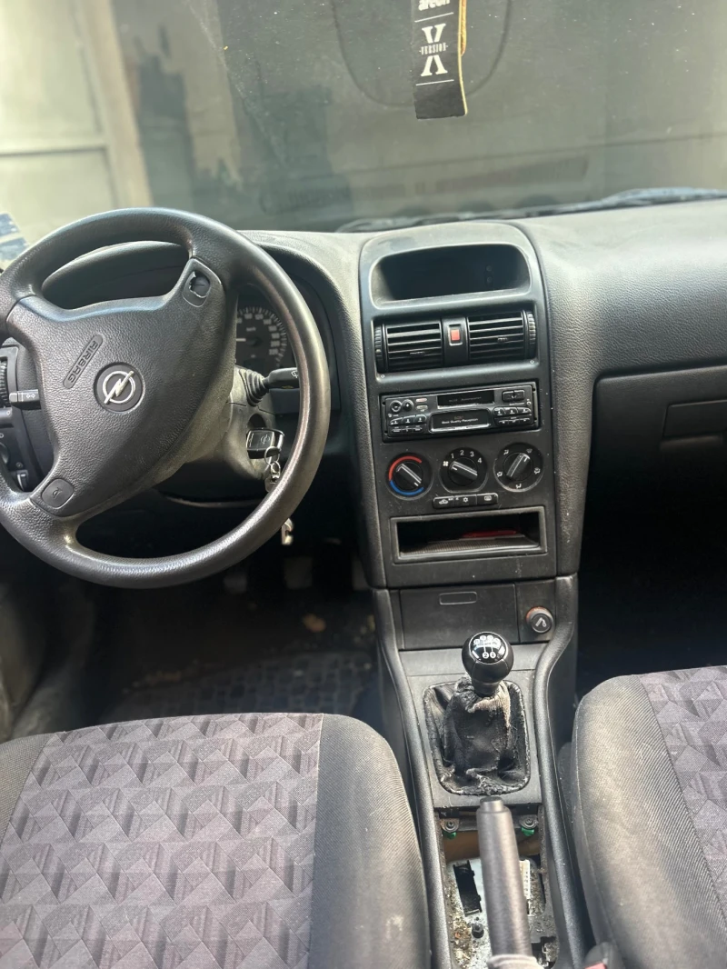 Opel Astra Комби, снимка 11 - Автомобили и джипове - 48359970