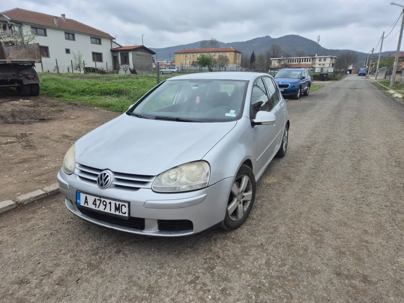 VW Golf 1.9 TDI DSG в Автомобили и джипове в с. Трънак