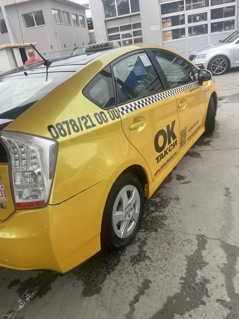 Toyota Prius 1.8 Hybrid , снимка 6 - Автомобили и джипове - 51528801
