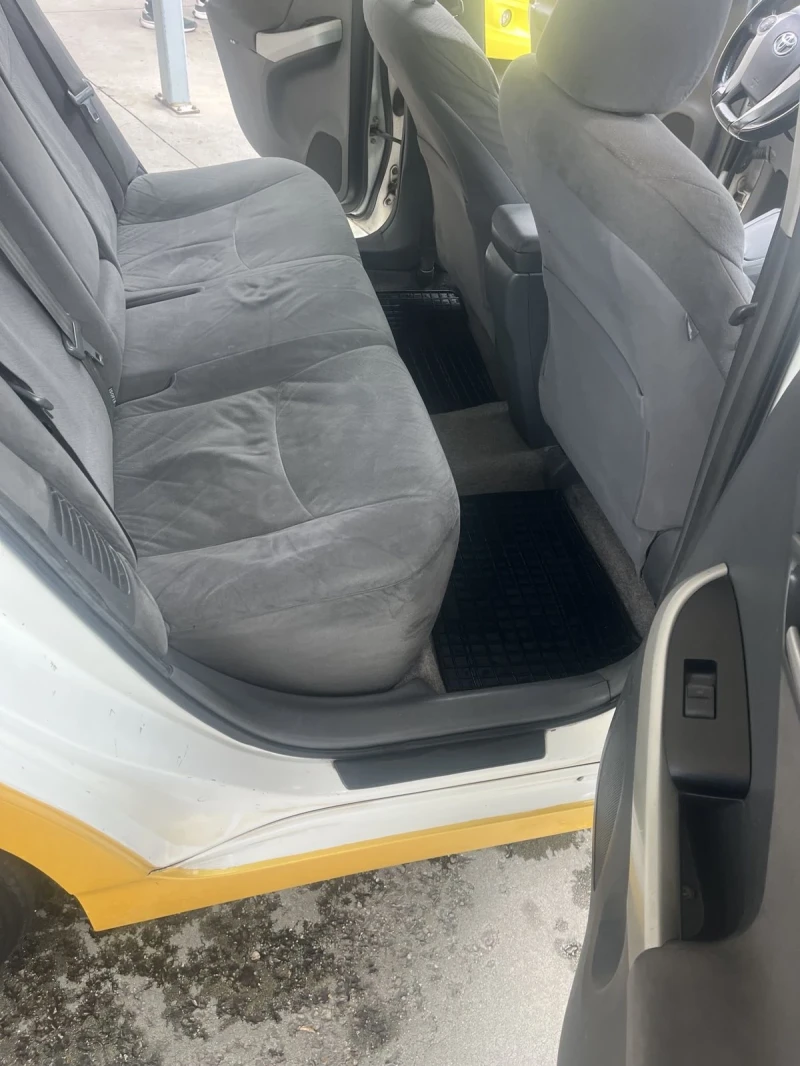 Toyota Prius 1.8 Hybrid , снимка 13 - Автомобили и джипове - 51528801