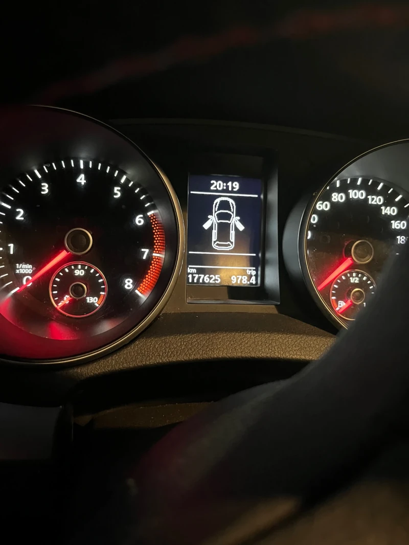 VW Golf 1.4 TSI, снимка 6 - Автомобили и джипове - 51701344