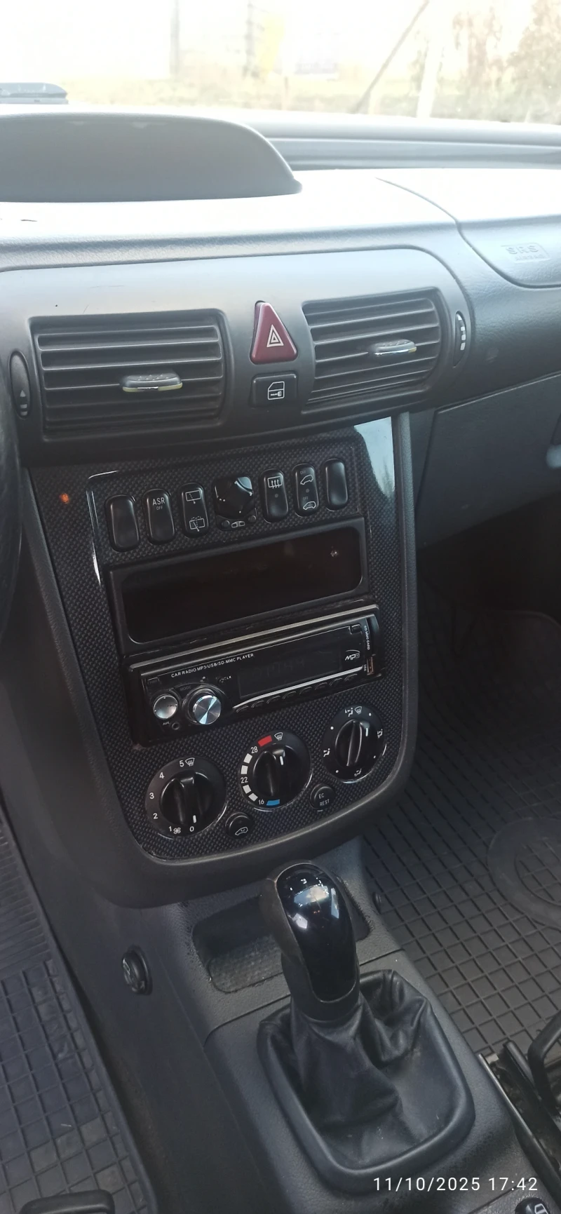 Mercedes-Benz Vaneo 1.7 CDI, снимка 11 - Автомобили и джипове - 52645528