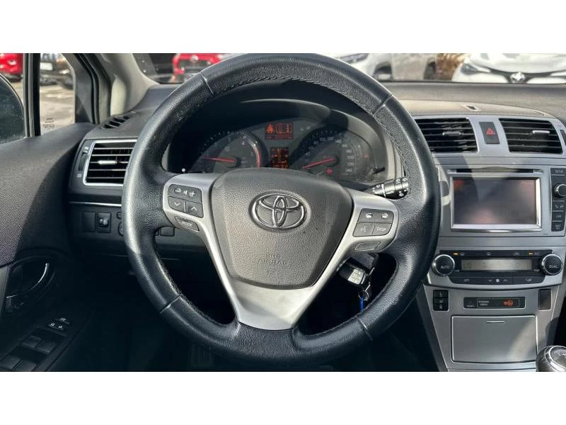 Toyota Avensis 2.0 D4D Executive, снимка 9 - Автомобили и джипове - 48601056