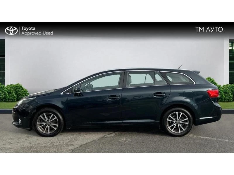 Toyota Avensis 2.0 D4D Executive, снимка 3 - Автомобили и джипове - 48601056