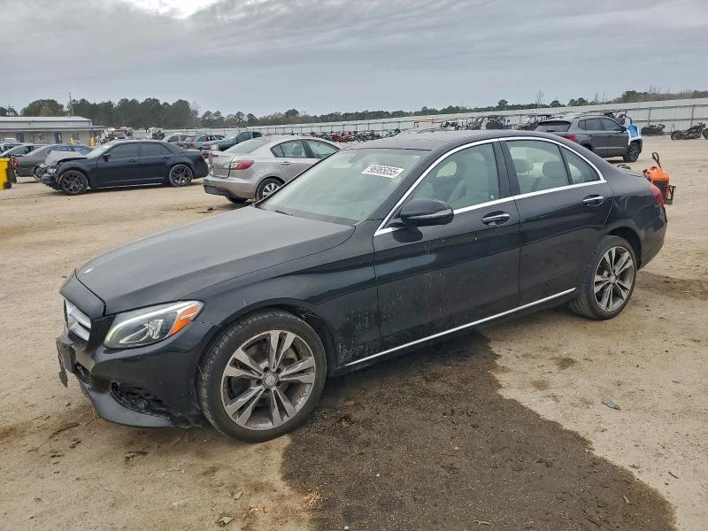 Mercedes-Benz C 300 2.0L 4 ALL WHEEL DRIVE, снимка 2 - Автомобили и джипове - 53865810