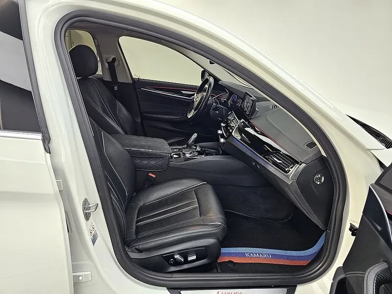 BMW 520 I Luxury, снимка 11 - Автомобили и джипове - 55132445