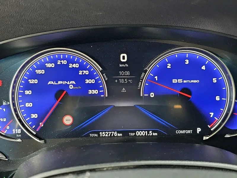BMW 520 I Luxury, снимка 7 - Автомобили и джипове - 55132445