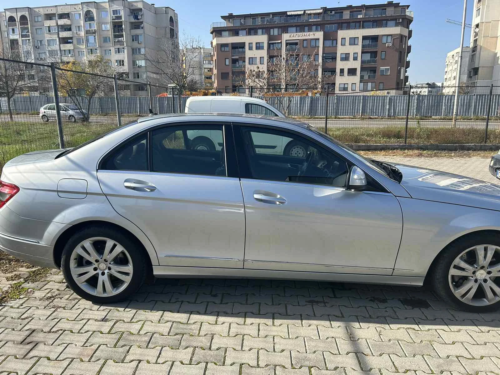 Mercedes-Benz C 320  - изображение 3