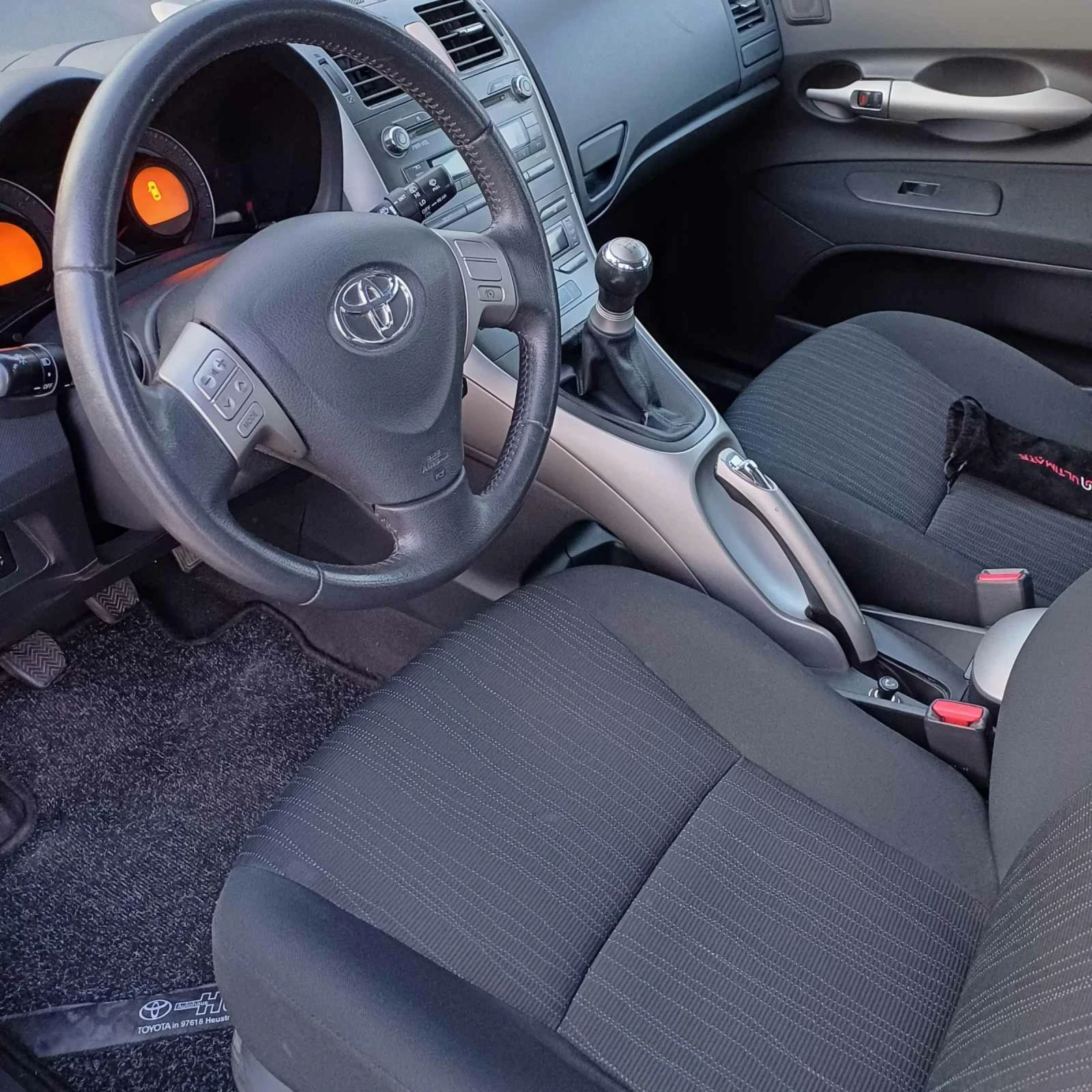 Toyota Auris 1.6 - изображение 9