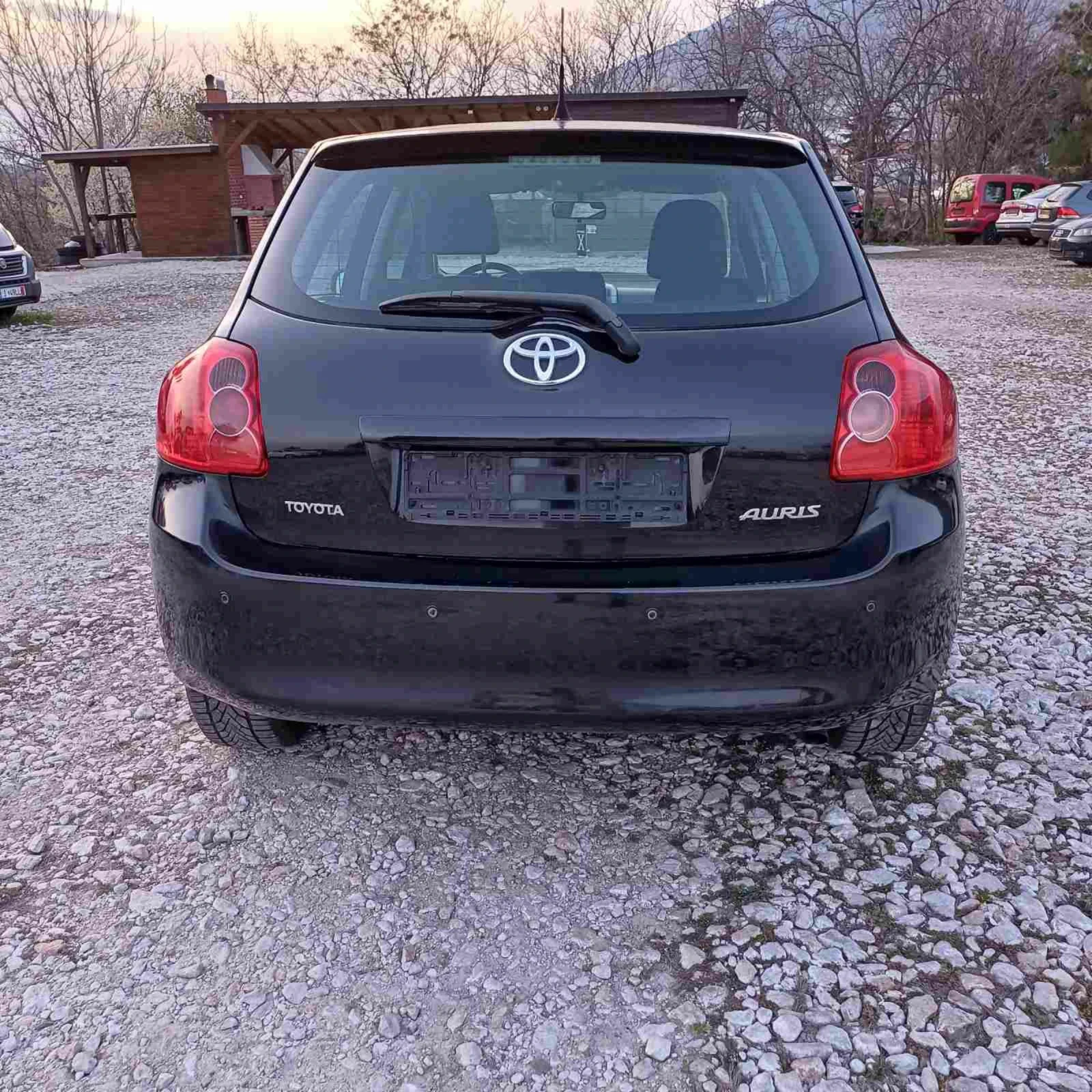 Toyota Auris 1.6 - изображение 8