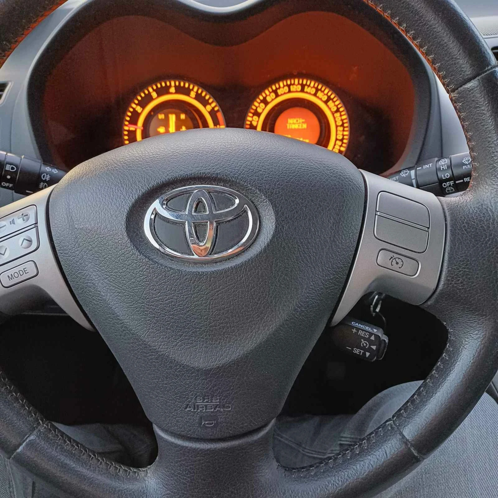 Toyota Auris 1.6 - изображение 3