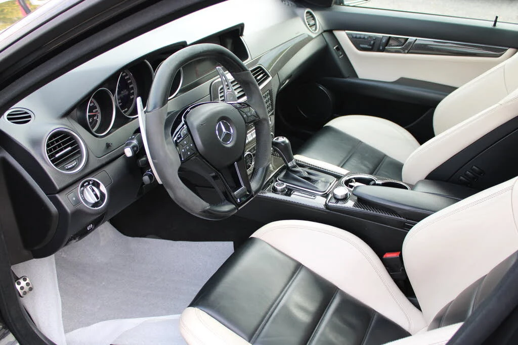 Mercedes-Benz C 63 AMG CARFAX * АвтоКредит* (ЦЕНА ДО БГ) - изображение 9