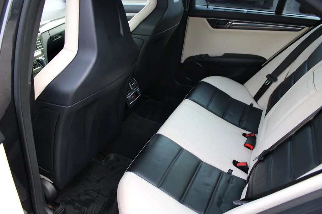 Mercedes-Benz C 63 AMG CARFAX * АвтоКредит* (ЦЕНА ДО БГ) - изображение 10