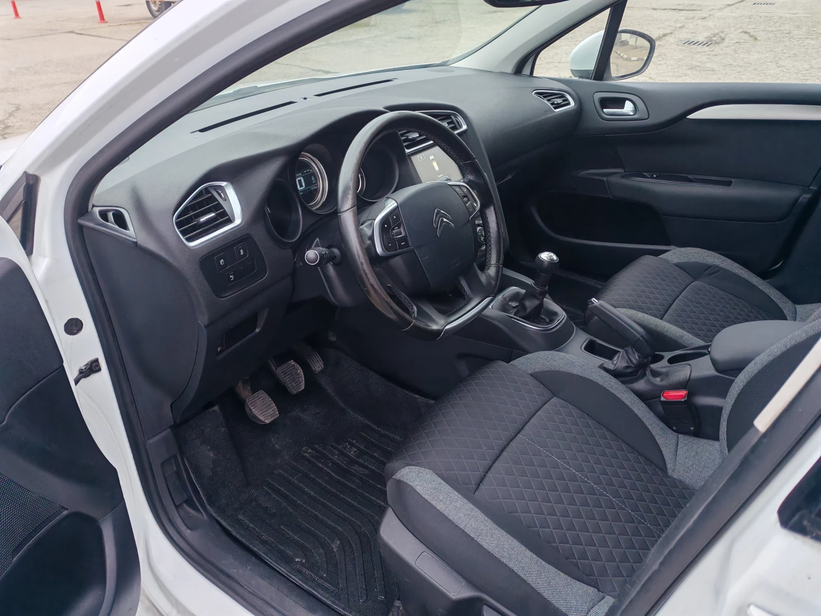 Citroen C4 Facelift - изображение 7