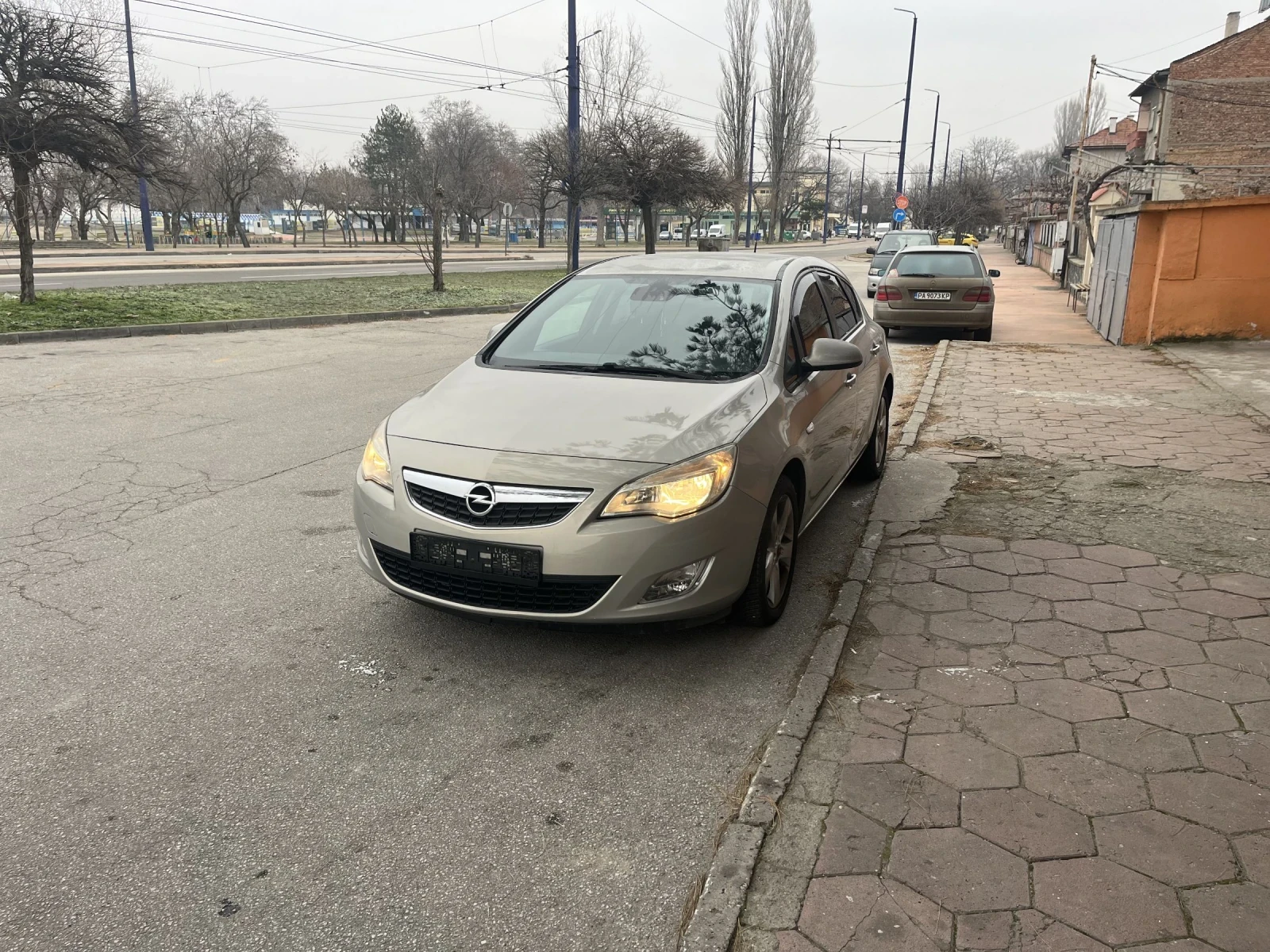 Opel Astra Astra 1, 4/140к.с./бензин - изображение 4