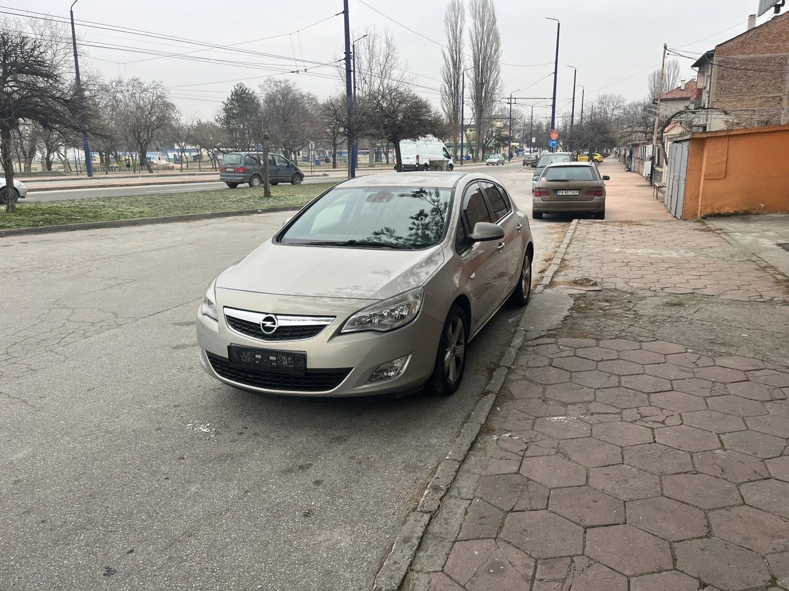 Opel Astra Astra 1, 4/140к.с./бензин - изображение 3