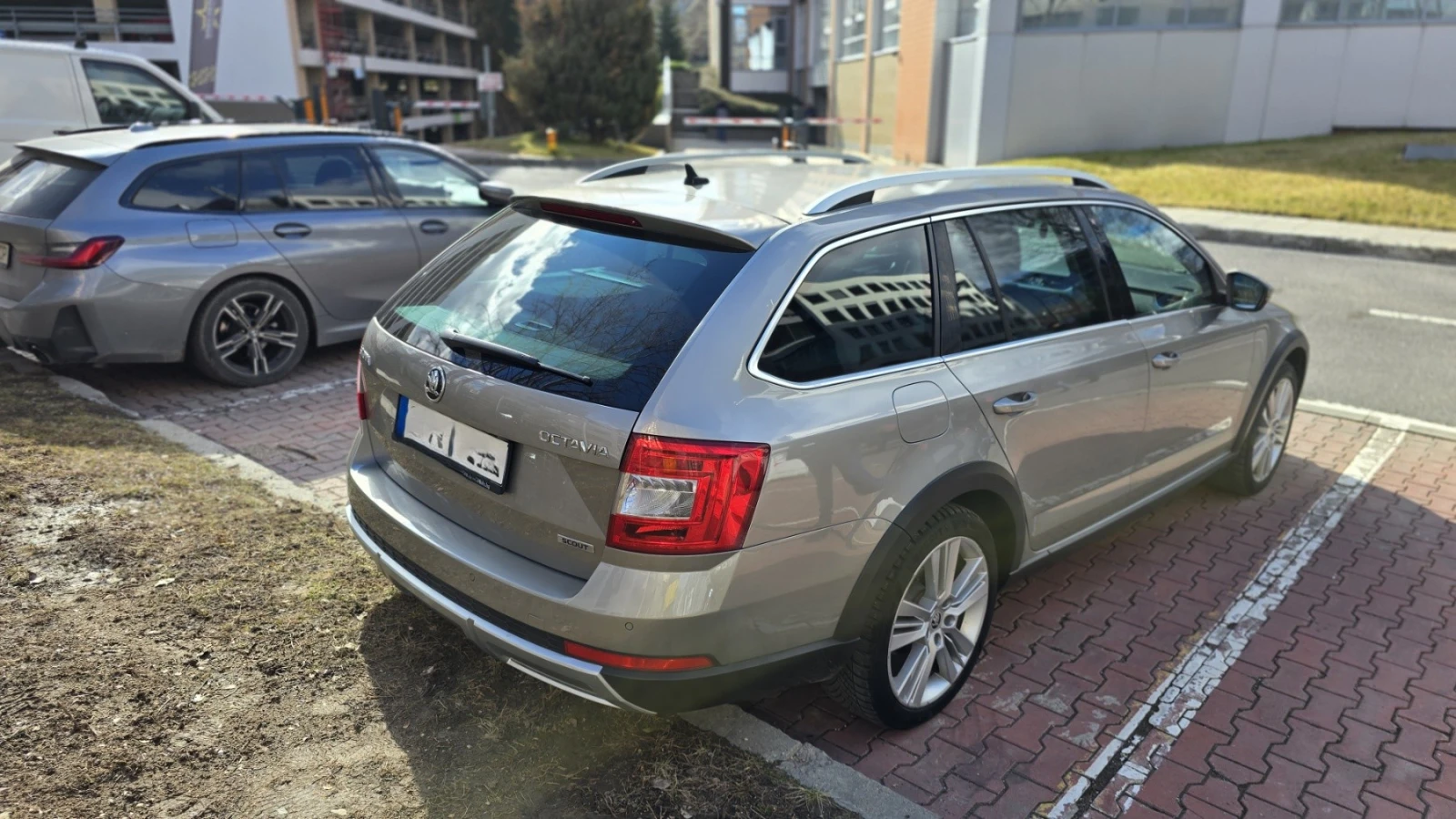 Skoda Octavia Skoda Octavia Scout 2.0 TDI 4�4 | Mobile.bg � ����������� 4