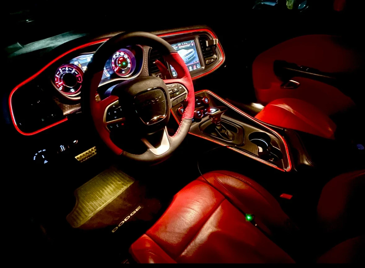 Dodge Challenger 5.7 Hemi, снимка 6 - Автомобили и джипове - 54157646