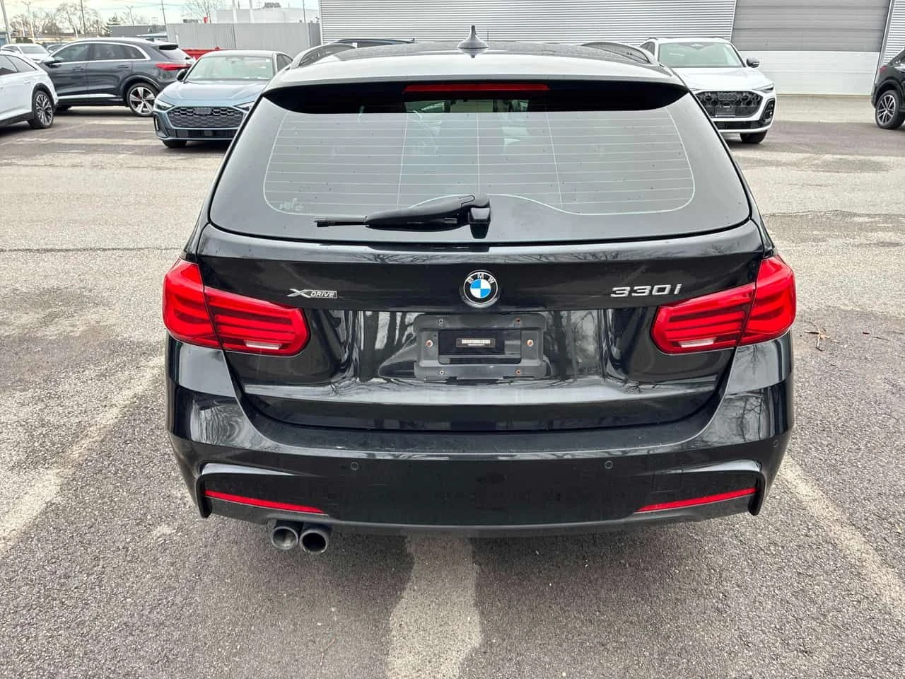 BMW 330 330i xDrive  CARFAX, снимка 5 - Автомобили и джипове - 54226578