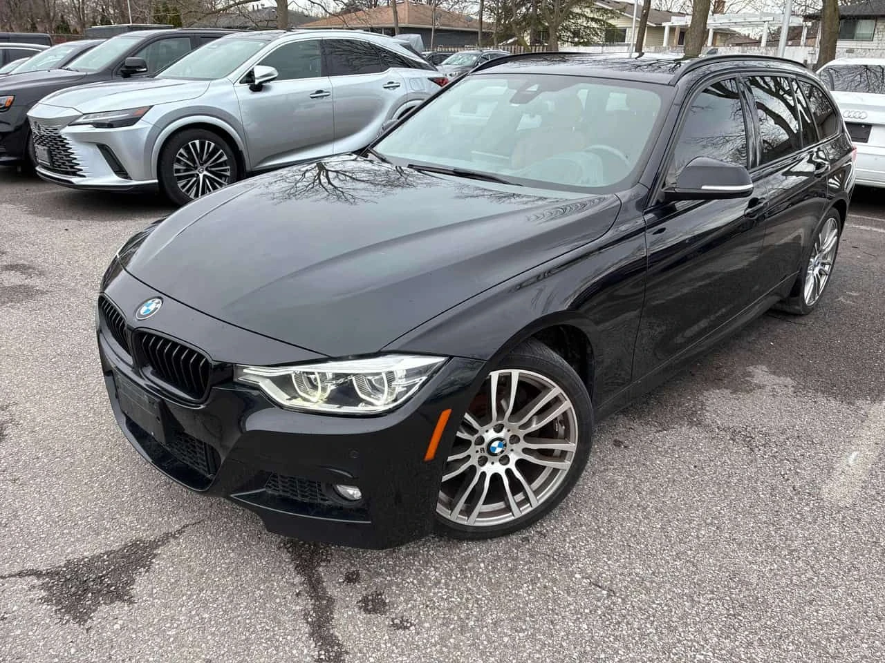 BMW 330 330i xDrive  CARFAX, снимка 16 - Автомобили и джипове - 54226578