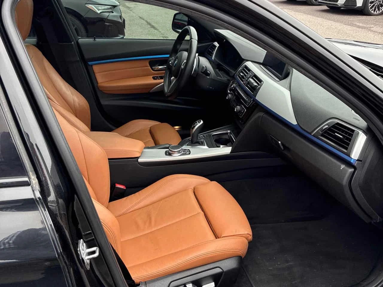 BMW 330 330i xDrive  CARFAX, снимка 14 - Автомобили и джипове - 54226578