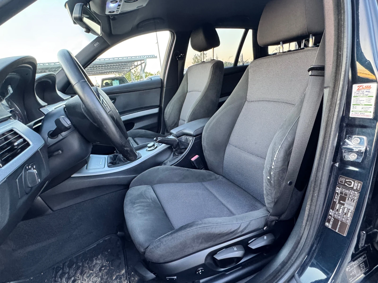 BMW 320 2.0D M/// PACK НАВИГАЦИЯ, снимка 8 - Автомобили и джипове - 54704614