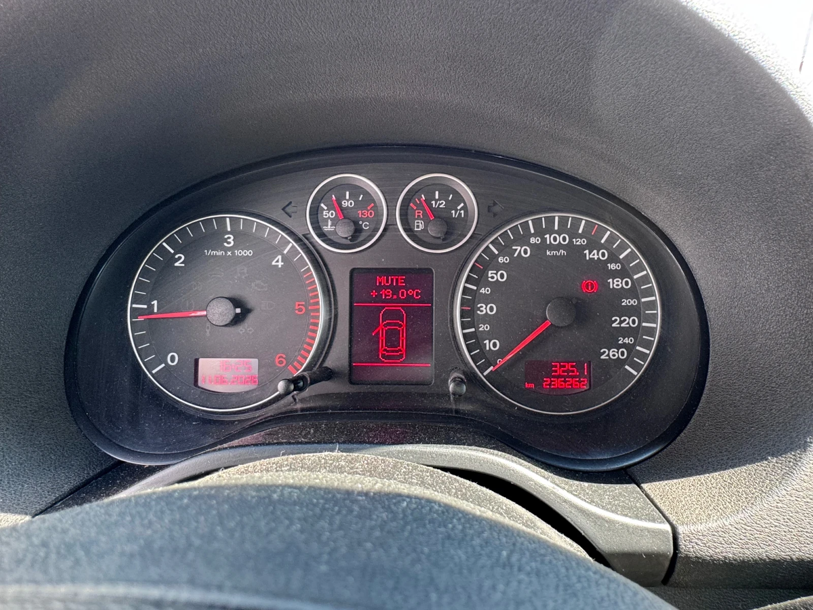 Audi A3 2.0 TDI 170 hp, снимка 14 - Автомобили и джипове - 54882800