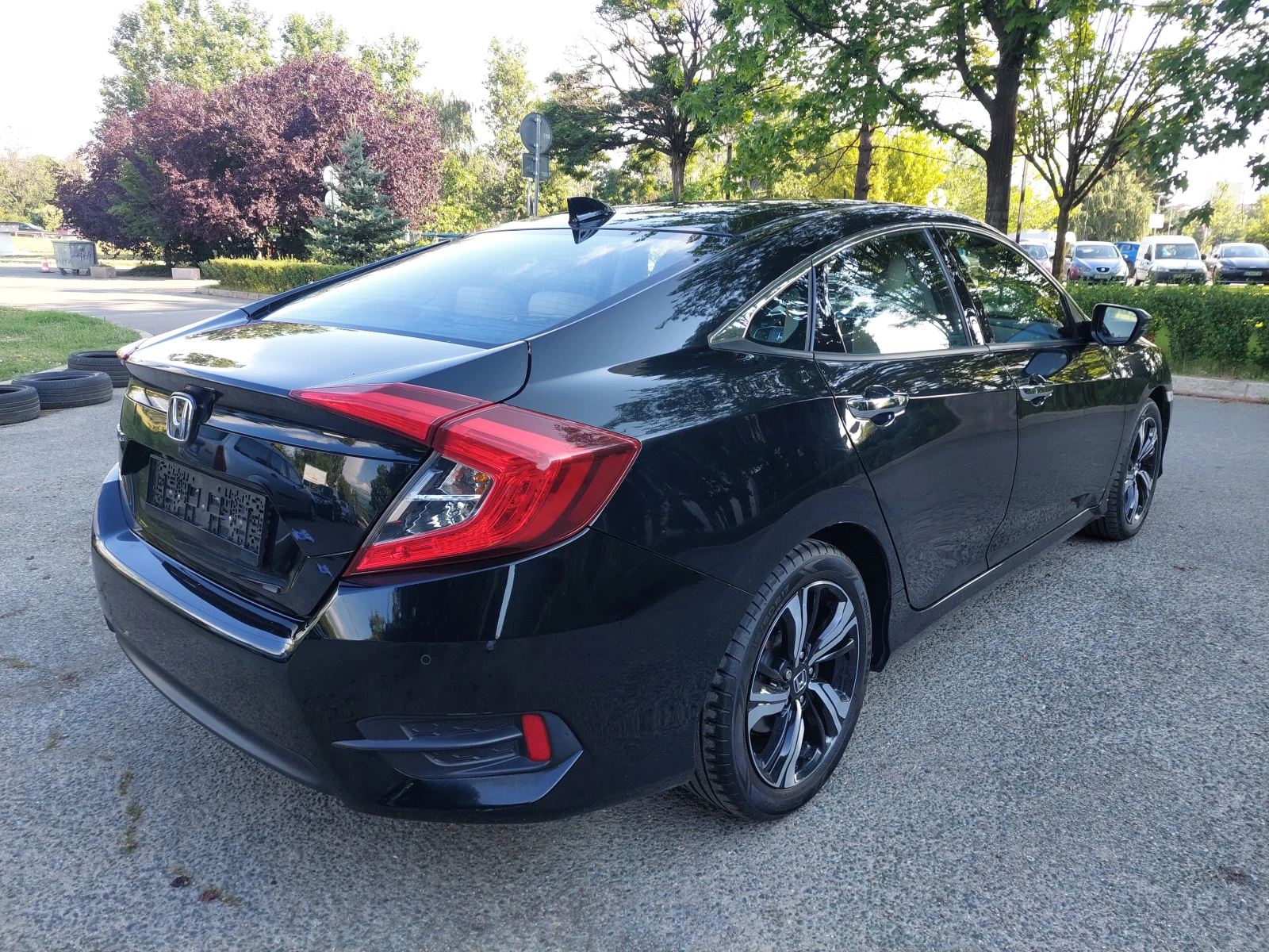 Honda Civic 1, 5i 182ps EXECUTIVE, снимка 4 - Автомобили и джипове - 55257136
