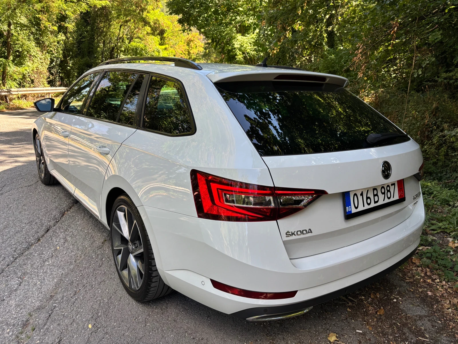 Skoda Superb 2.0TDI DSG 4x4 SPORT LINE, снимка 3 - Автомобили и джипове - 55994284