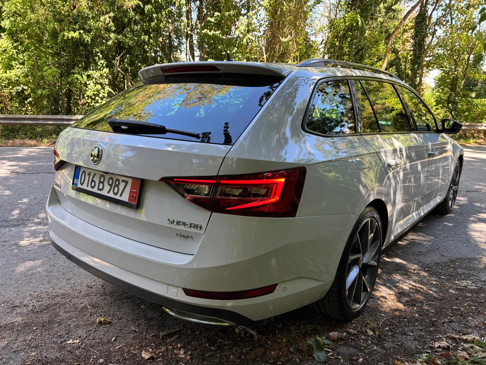 Skoda Superb 2.0TDI DSG 4x4 SPORT LINE, снимка 4 - Автомобили и джипове - 55994284