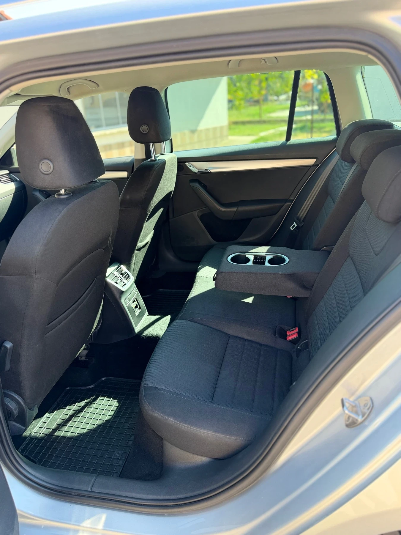Skoda Octavia 2.0, снимка 8 - Автомобили и джипове - 56140694