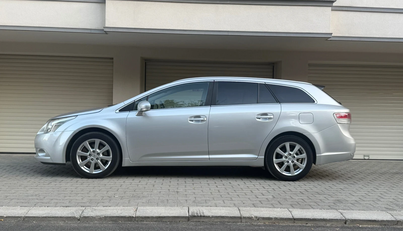 Toyota Avensis, снимка 6 - Автомобили и джипове - 56426673