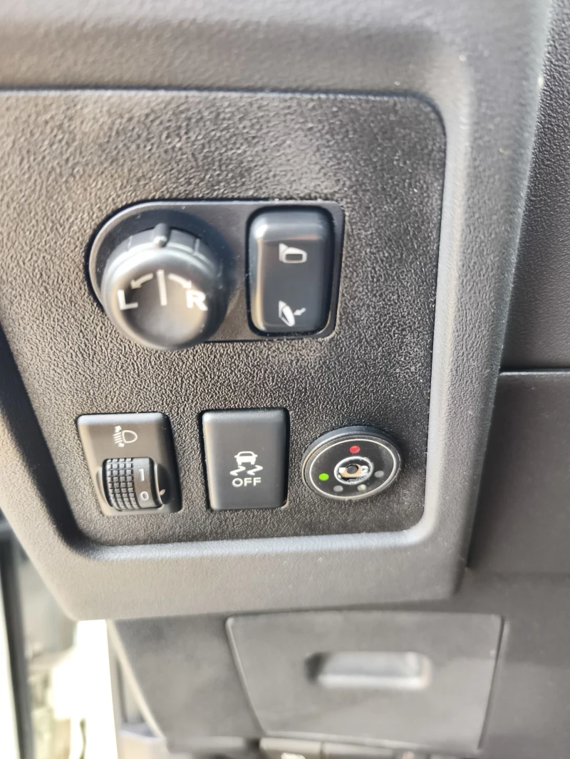 Nissan Qashqai 1.6 бензин* ГАЗ* 360 камери, снимка 12 - Автомобили и джипове - 51489003