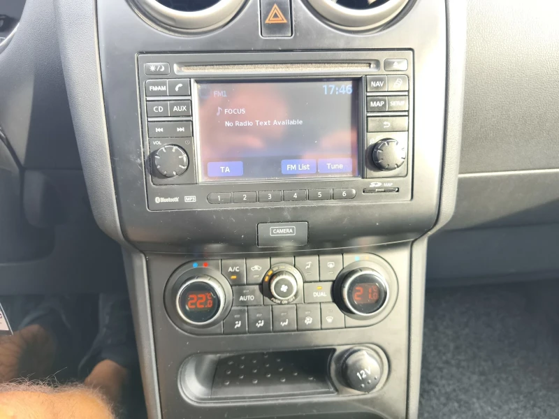 Nissan Qashqai 1.6 бензин* ГАЗ* 360 камери, снимка 11 - Автомобили и джипове - 51489003