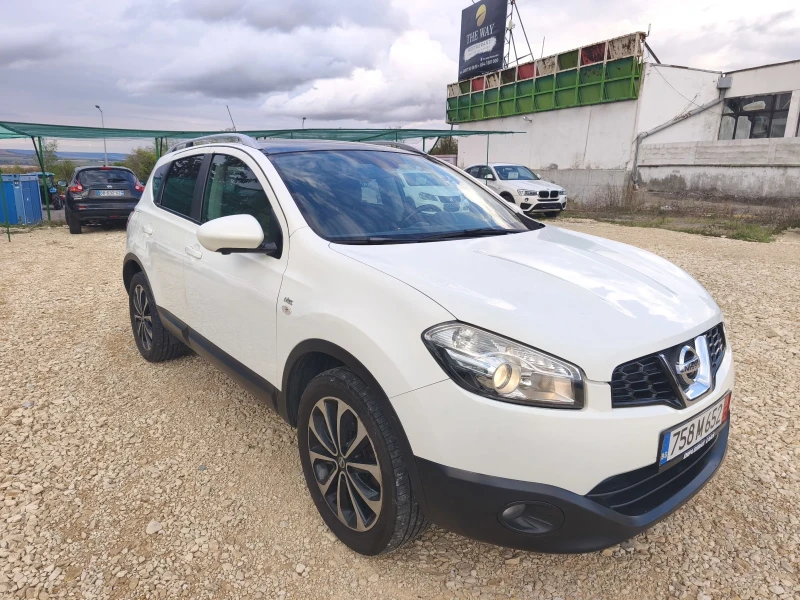 Nissan Qashqai 1.6 бензин* ГАЗ* 360 камери, снимка 4 - Автомобили и джипове - 51489003