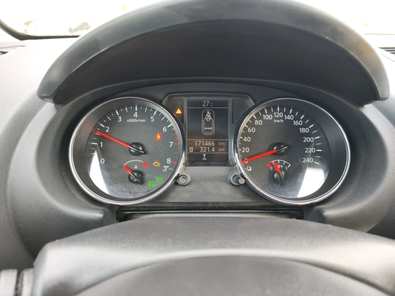 Nissan Qashqai 1.6 бензин* ГАЗ* 360 камери, снимка 10 - Автомобили и джипове - 51489003