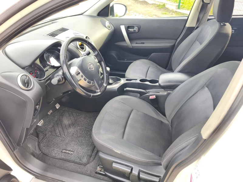 Nissan Qashqai 1.6 бензин* ГАЗ* 360 камери, снимка 8 - Автомобили и джипове - 51489003