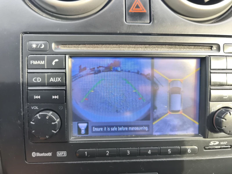 Nissan Qashqai 1.6 бензин* ГАЗ* 360 камери, снимка 13 - Автомобили и джипове - 51489003