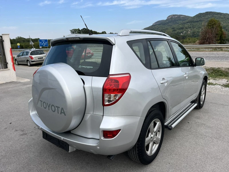 Toyota Rav4 2.2D4D 136кс 4Х4 КЛИТРОНИК ВНОС ИТАЛИЯ, снимка 4 - Автомобили и джипове - 51652169