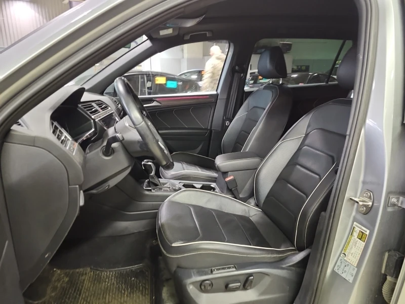VW Tiguan R-LINE HIGHLINE| 4MOTION| CARFAX| PANORAMA| 2 КЛЮЧ, снимка 9 - Автомобили и джипове - 53431972