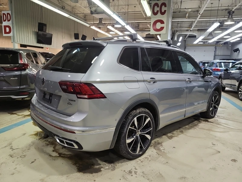 VW Tiguan R-LINE HIGHLINE| 4MOTION| CARFAX| PANORAMA| 2 КЛЮЧ, снимка 3 - Автомобили и джипове - 53431972