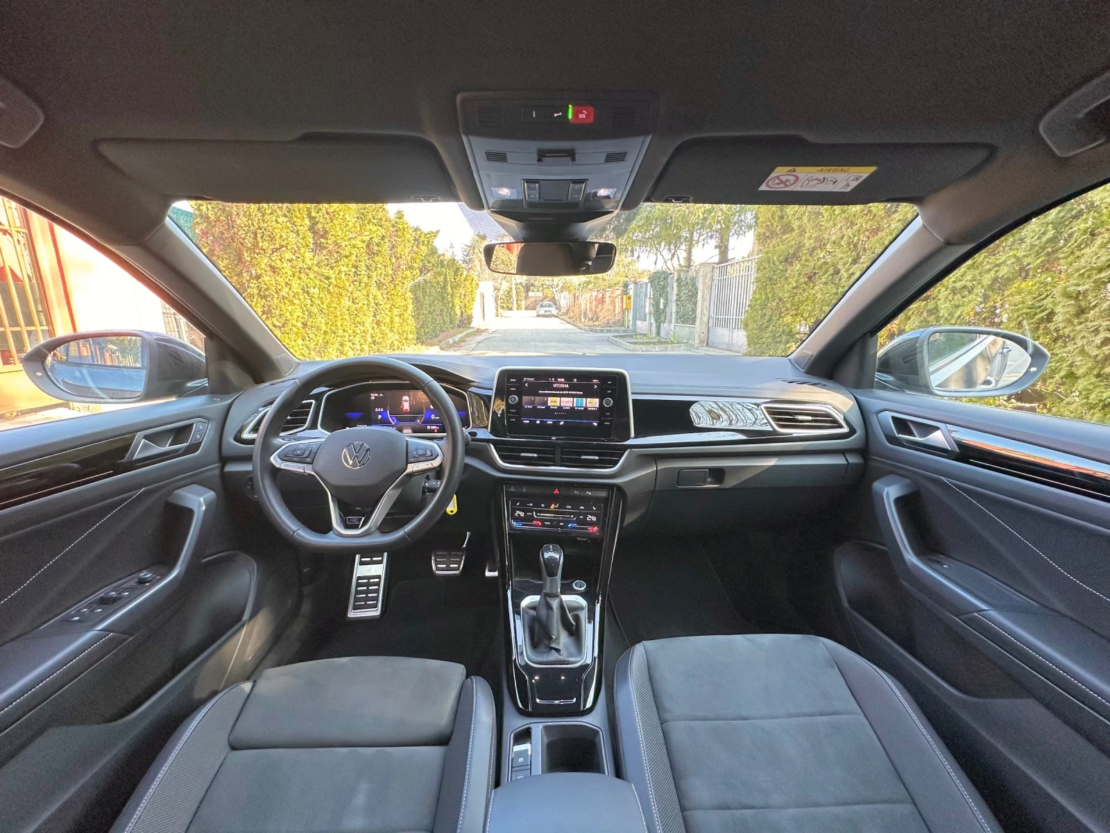 VW T-Roc 2.0TDi/R-line/Digital/36000 км/CAMERA, снимка 8 - Автомобили и джипове - 53773991