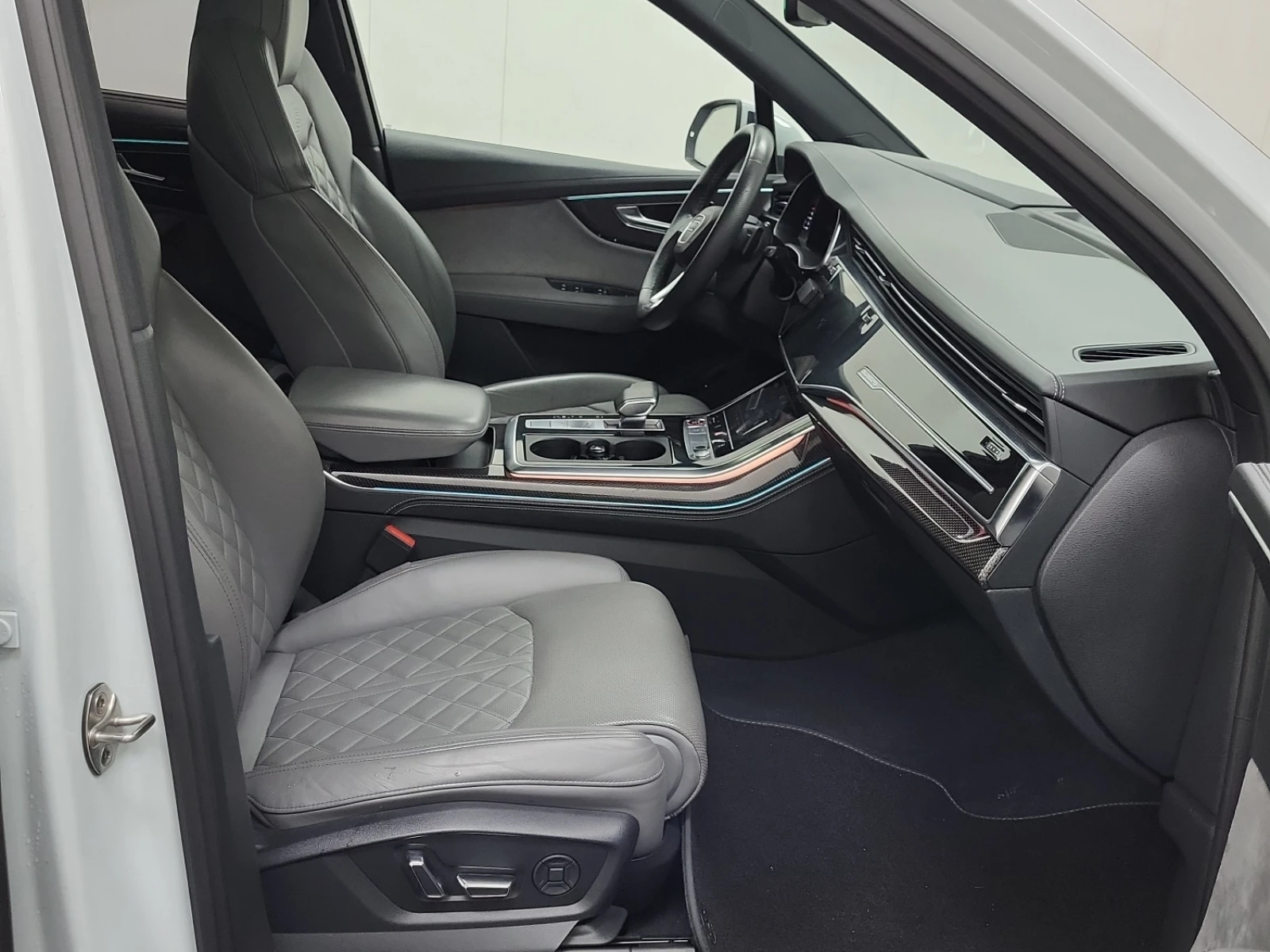 Audi SQ7 40T 507кс Black Optic, снимка 8 - Автомобили и джипове - 53973809