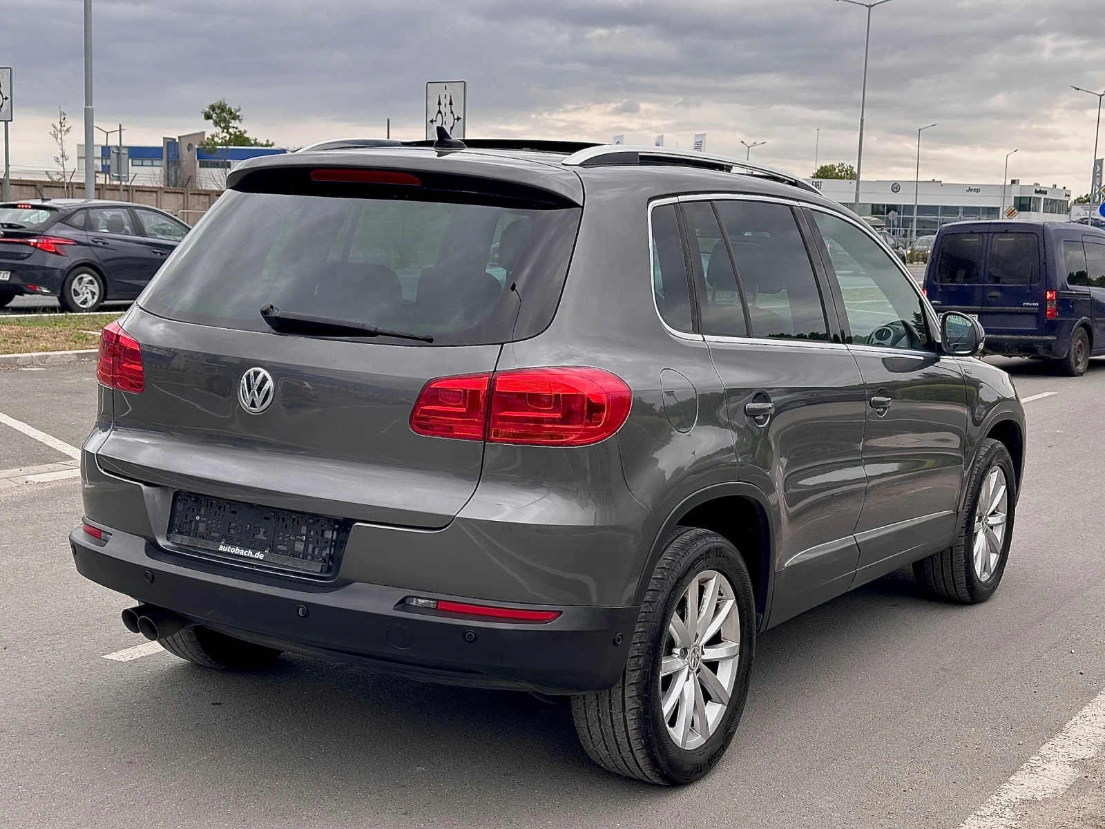 VW Tiguan 2.0 TDI 150HP| 4Motion| Lounge| Пълна сервизна ист, снимка 6 - Автомобили и джипове - 54882993
