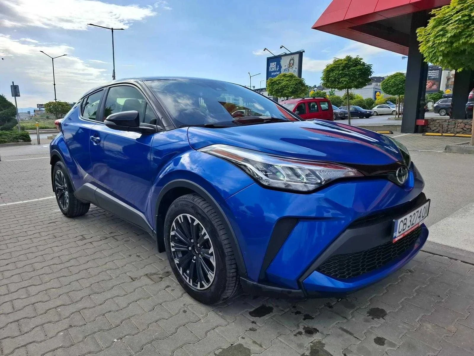 Toyota C-HR XLE premium , снимка 3 - Автомобили и джипове - 54931298