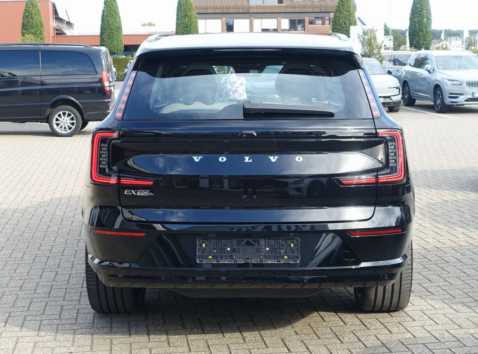Volvo EX90 Twin Motor Executive Edition 6seats | Mobile.bg � ����������� 4
