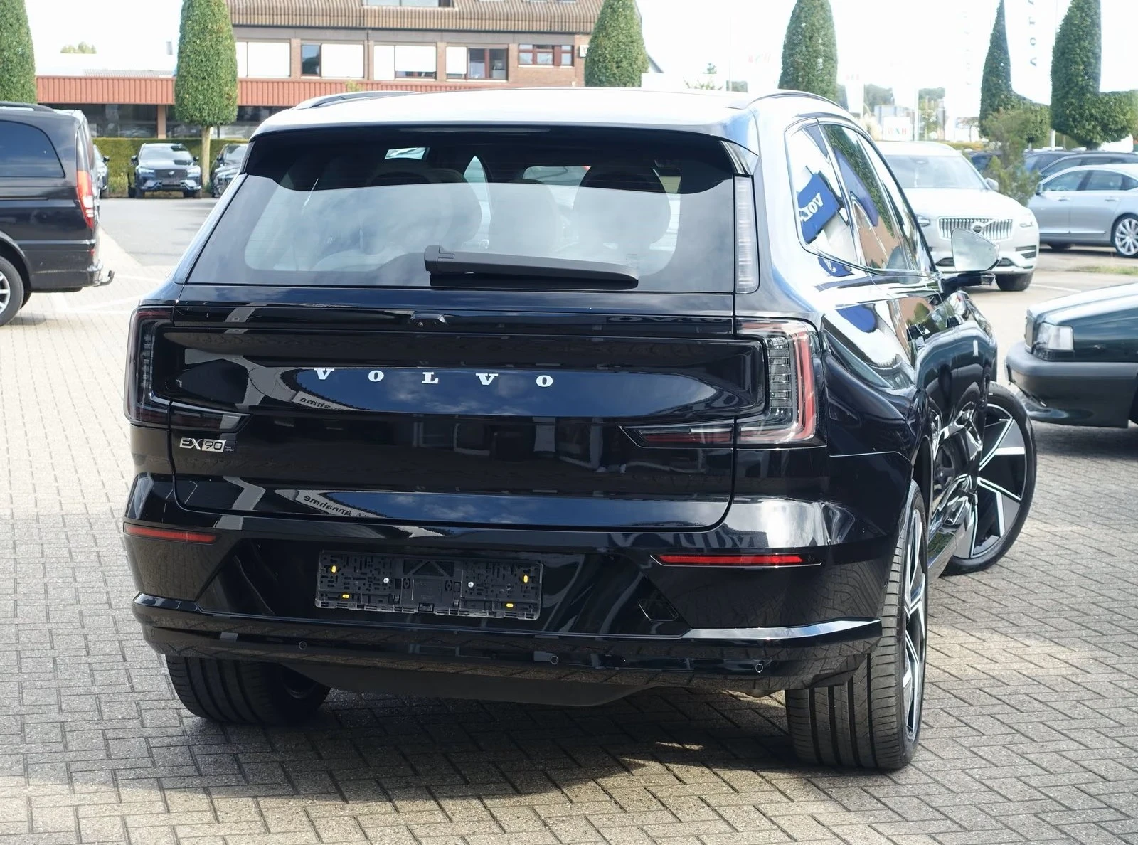 Volvo EX90 Twin Motor Executive Edition 6seats | Mobile.bg � ����������� 2