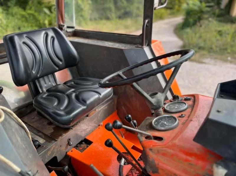 Трактор Renault 751 75кс. РЕВЕРС 4х4, снимка 7 - Селскостопанска техника - 53402563